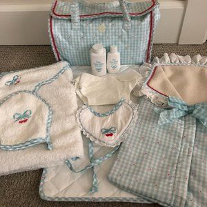Pleasant Company (American Girl) - "Our New Baby" Diaper Bag and Bunting